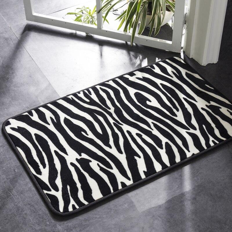 Tapis de bain noir et blanc - STEPPE - Bath Bazaar